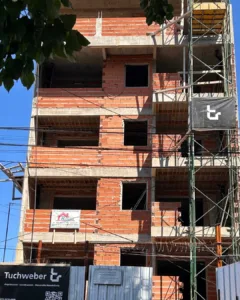 constructora-zona-sur-edificio-en-obra-tuchweber