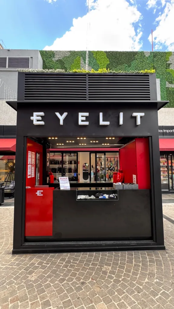 EYELIT Las Lomitas Street — Tuchweber
