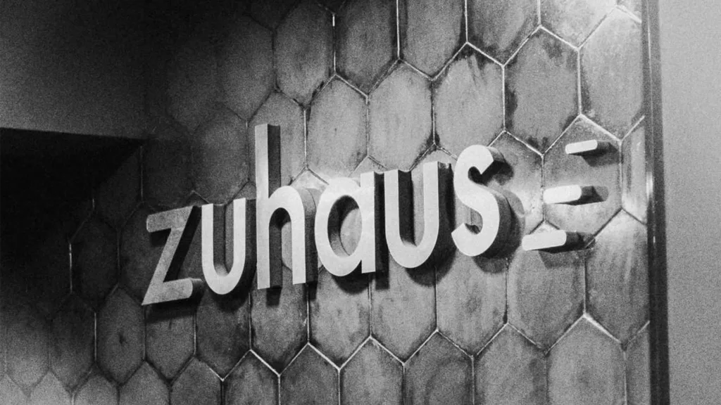 Zuhaus, Lanús — Tuchweber